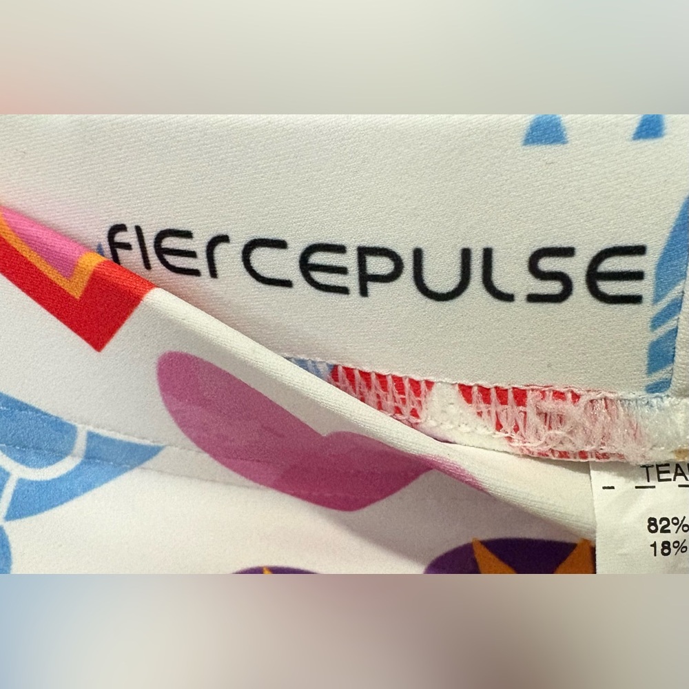 FiercePulse Athletic White & Multi-color Heart Print Workout Leggings Size M - Picture 5 of 8
